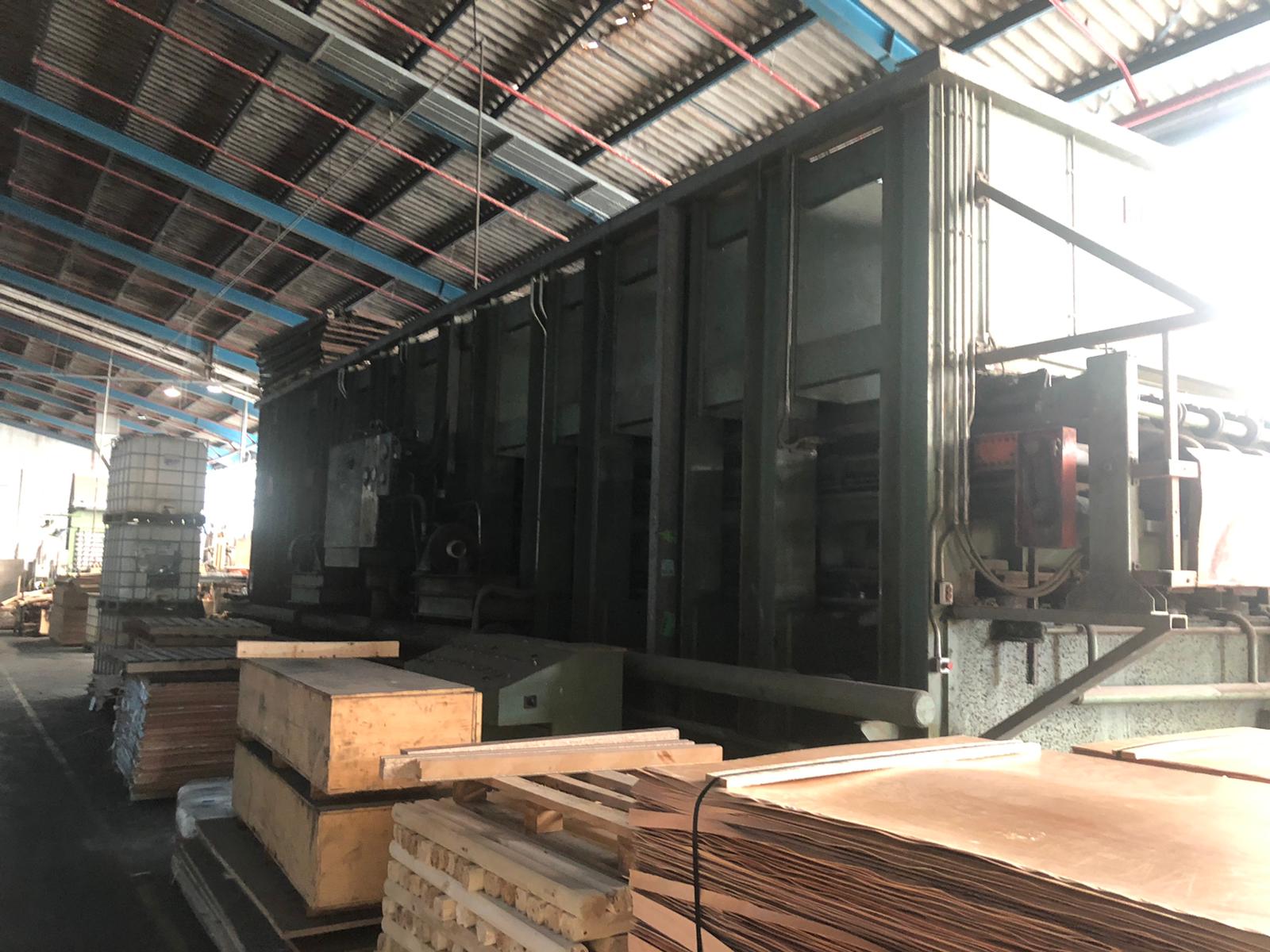 Плоский пресс, для производства ламинированной фанеры SIMI 13 метров x 2600