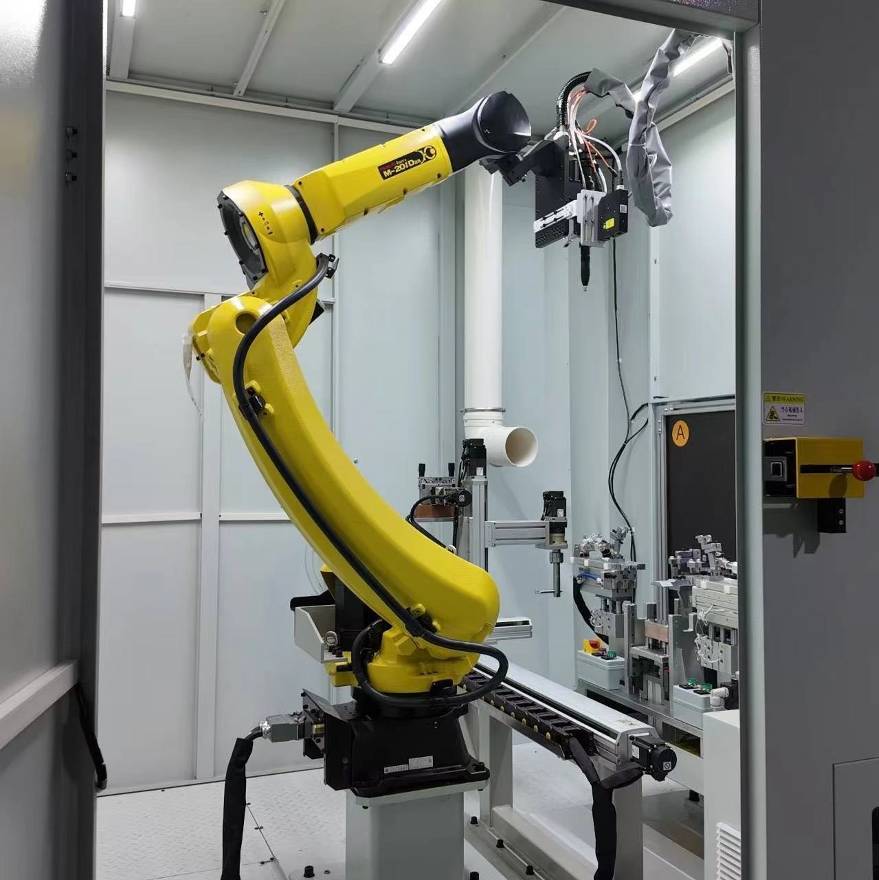 Роботизированный комплекс лазерной сварки TrueSyn, серия FANUC